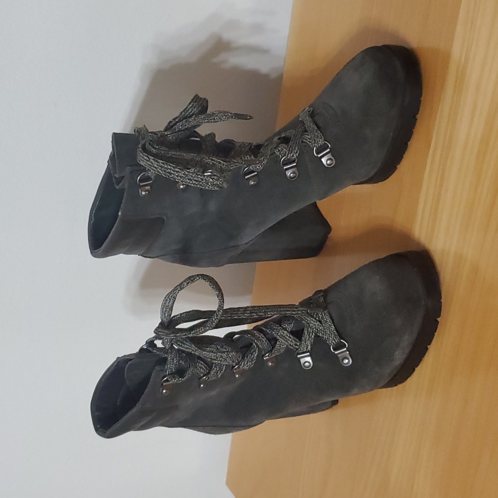 Sam Edelman Carolena Gray Suede Chunky Heel Boot Size 6.5